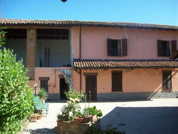 casa indipendente in vendita a Cozzo in zona Celpenchio