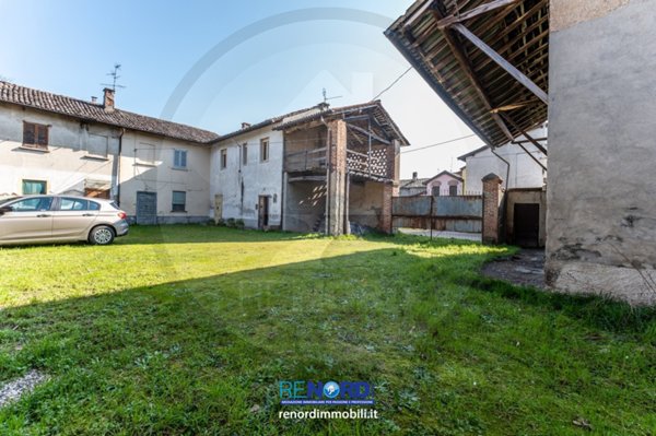 casa indipendente in vendita a Cura Carpignano in zona Calignano