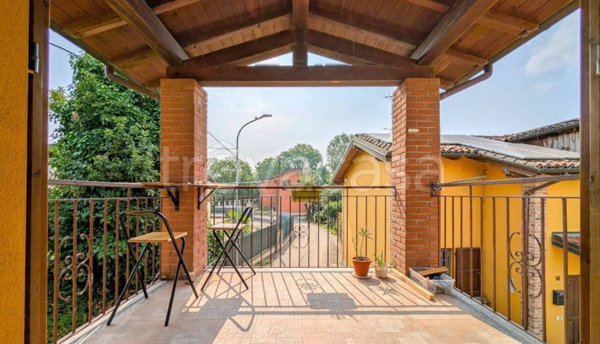 appartamento in vendita a Cura Carpignano in zona Borghetto