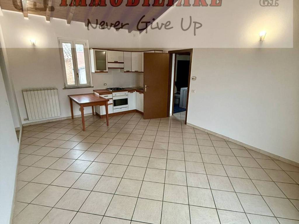 appartamento in vendita a Cura Carpignano in zona Calignano