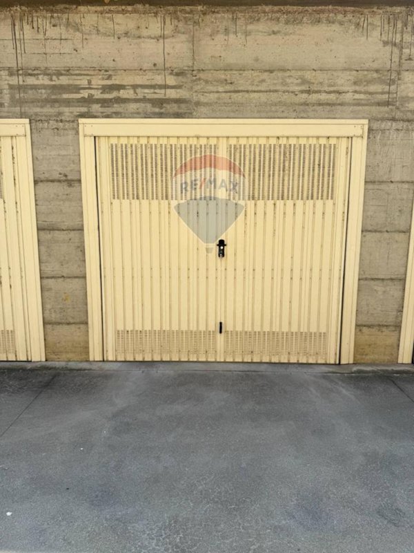 locale di sgombero in vendita a Cura Carpignano