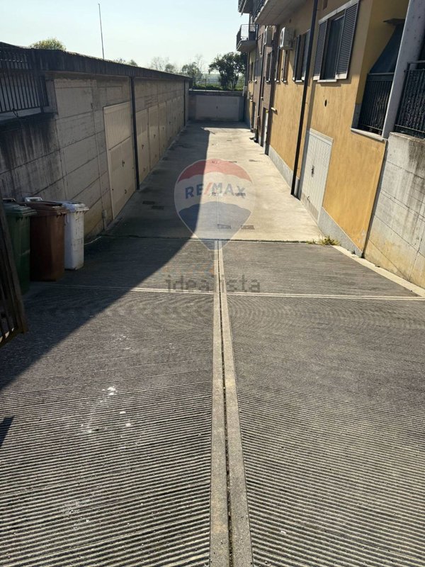 locale di sgombero in vendita a Cura Carpignano