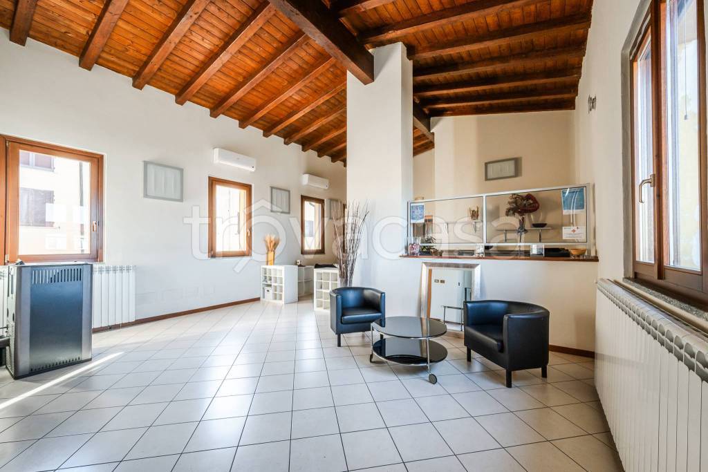 ufficio in vendita a Cura Carpignano in zona Prado