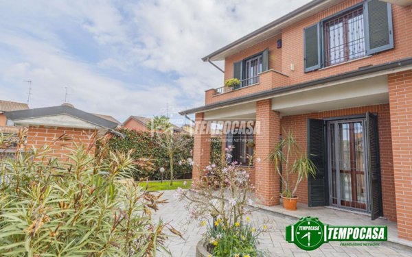 casa indipendente in vendita a Cura Carpignano in zona Prado