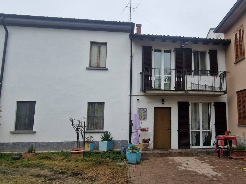 casa indipendente in vendita a Cura Carpignano in zona Calignano