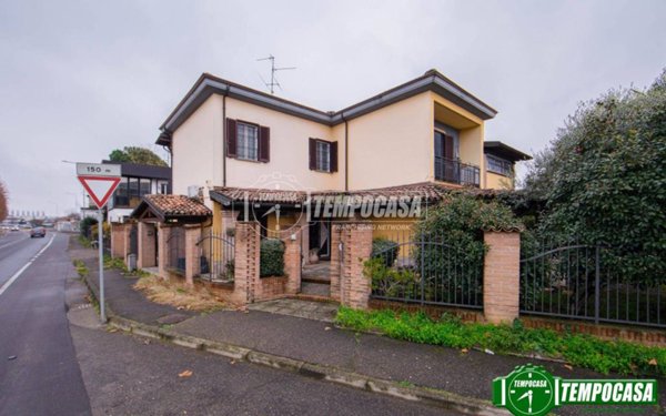 casa indipendente in vendita a Cura Carpignano in zona Prado