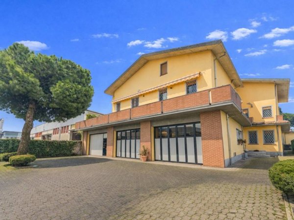 villa in vendita a Cura Carpignano in zona Prado