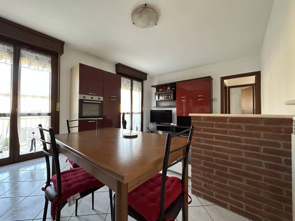 appartamento in vendita a Cura Carpignano in zona Calignano