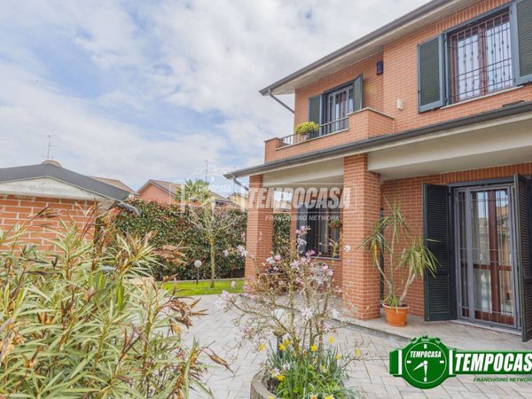 casa indipendente in vendita a Cura Carpignano in zona Prado
