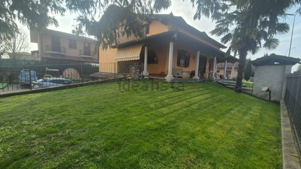 casa indipendente in vendita a Cura Carpignano in zona Calignano