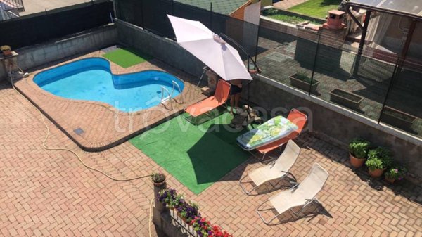 casa indipendente in vendita a Cura Carpignano in zona Calignano