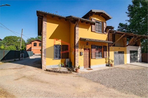casa indipendente in vendita a Cura Carpignano in zona Borghetto