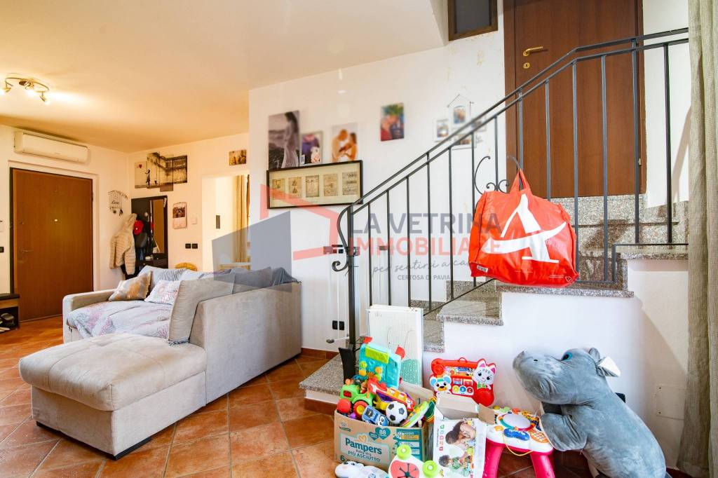 appartamento in vendita a Cura Carpignano in zona Borghetto