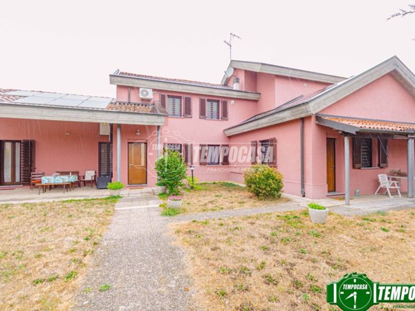 casa indipendente in vendita a Cura Carpignano in zona Calignano