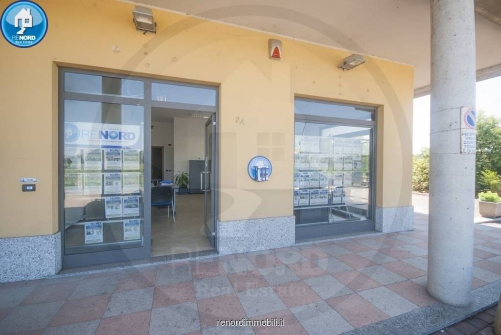 negozio in vendita a Cura Carpignano