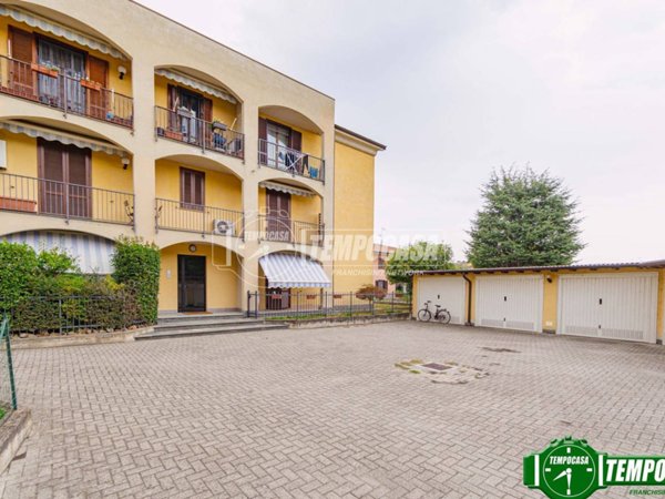 appartamento in vendita a Cura Carpignano in zona Borghetto