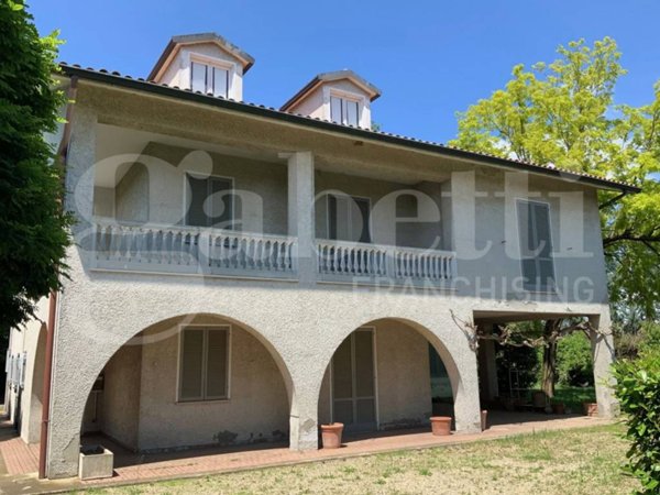 casa indipendente in vendita a Dorno
