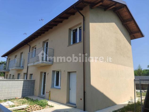 casa indipendente in vendita a Dorno