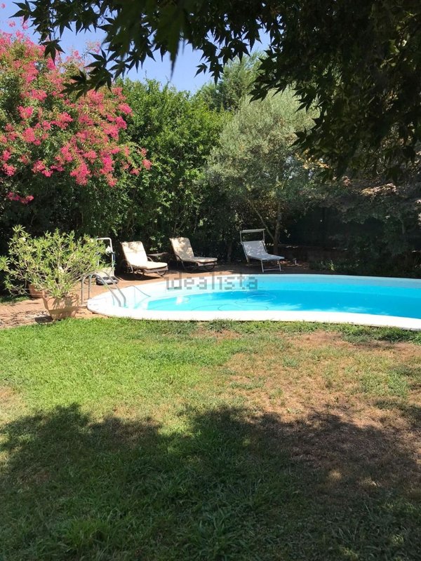 casa indipendente in vendita a Dorno
