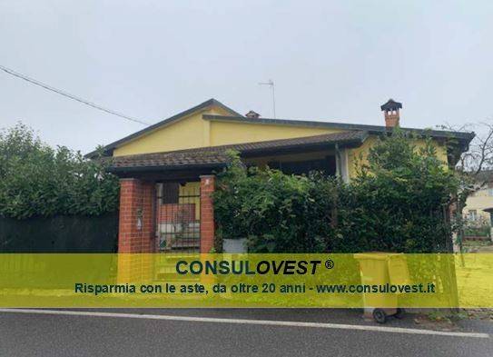 casa indipendente in vendita a Dorno