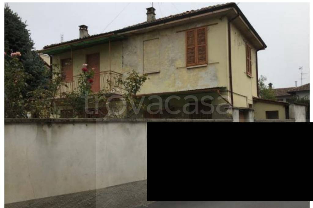 casa indipendente in vendita a Dorno