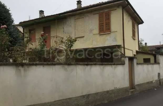 casa indipendente in vendita a Dorno