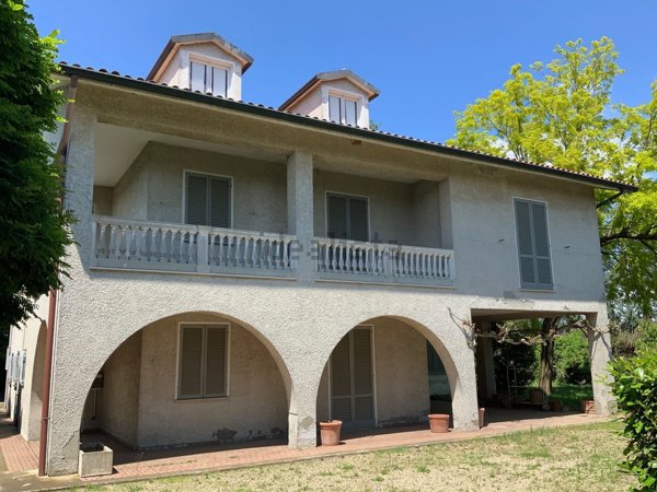 casa indipendente in vendita a Dorno