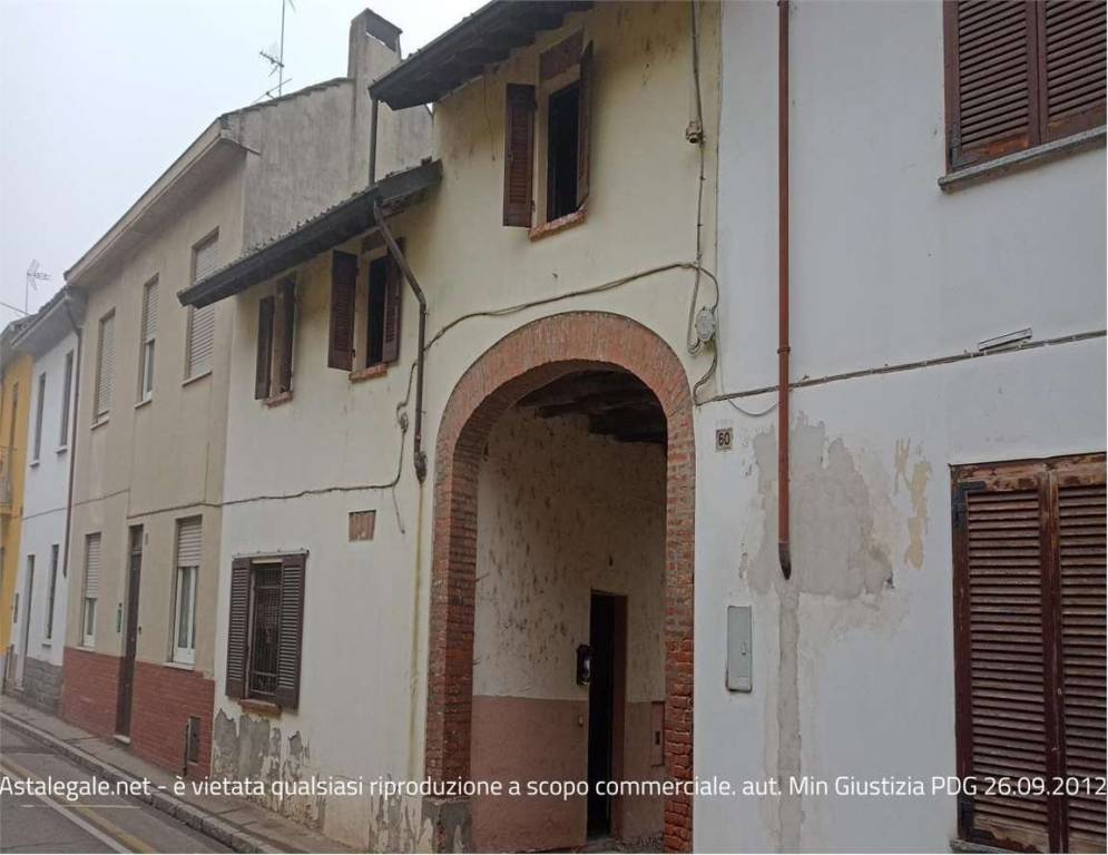 casa indipendente in vendita a Dorno
