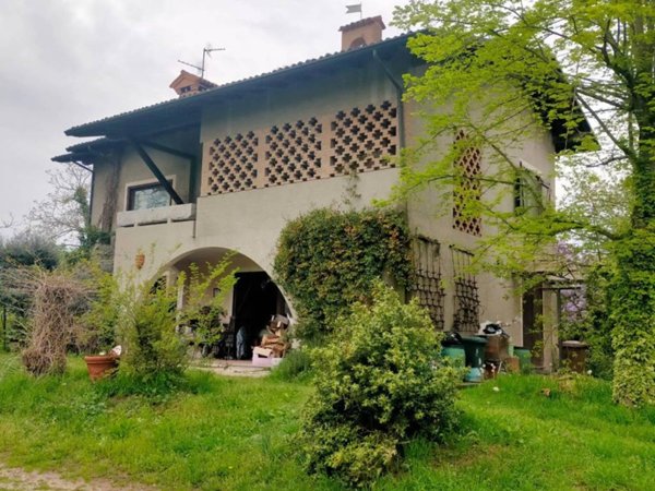 casa indipendente in vendita a Dorno
