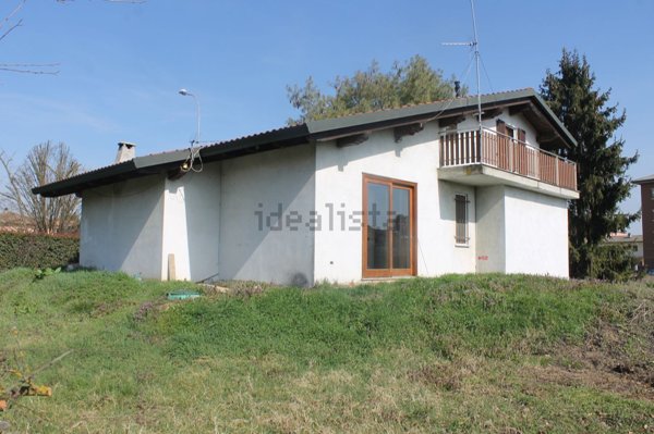 casa indipendente in vendita a Dorno