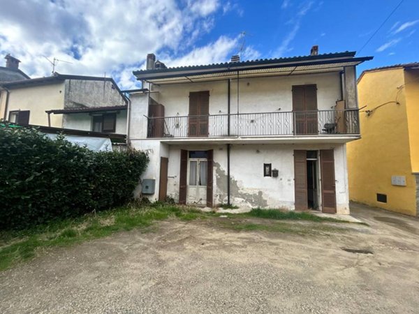 casa indipendente in vendita a Dorno
