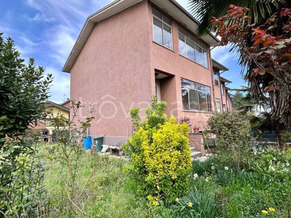 casa indipendente in vendita a Dorno