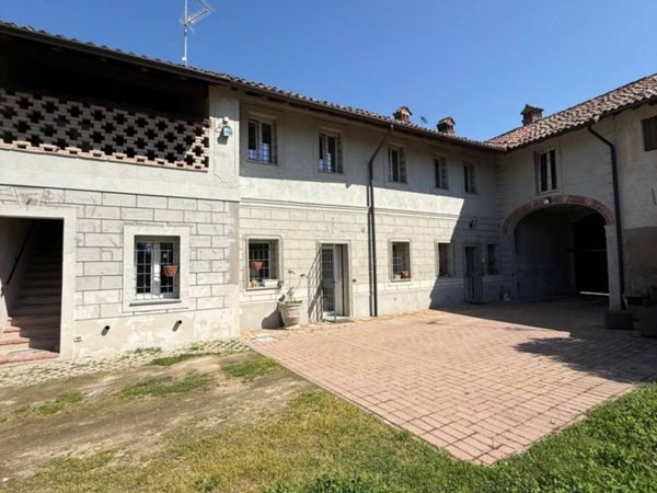 casa indipendente in vendita a Dorno