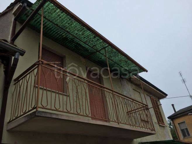 casa indipendente in vendita a Dorno