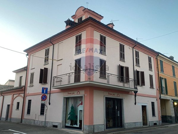casa semindipendente in vendita a Dorno