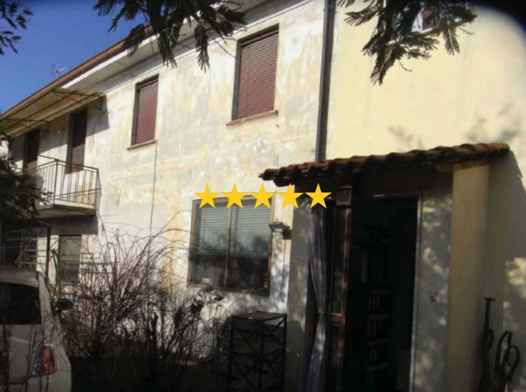 casa indipendente in vendita a Dorno