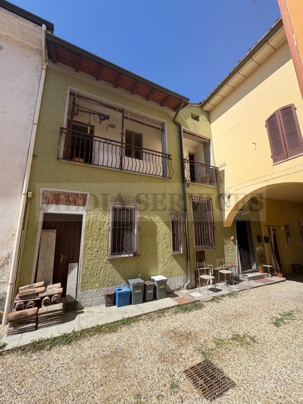 casa indipendente in vendita a Dorno