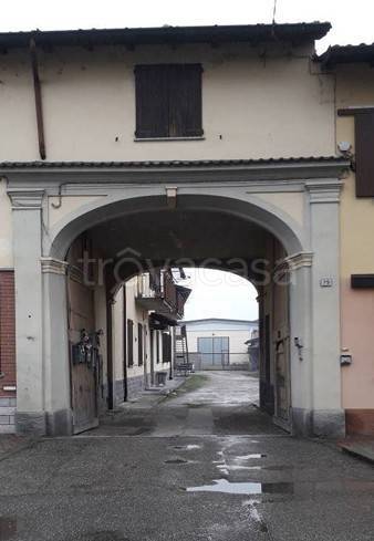 casa indipendente in vendita a Dorno