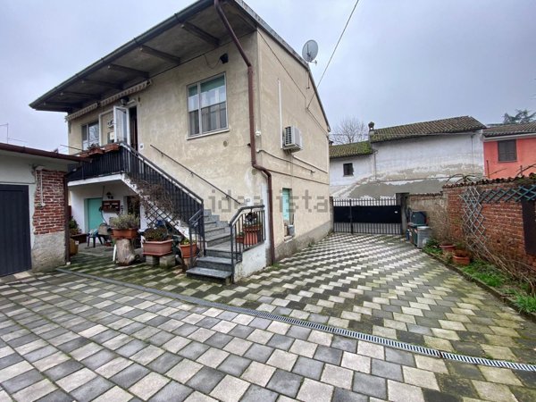 pentavano in vendita a Dorno