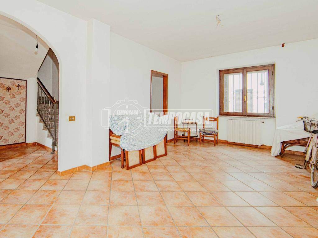 casa indipendente in vendita a Dorno