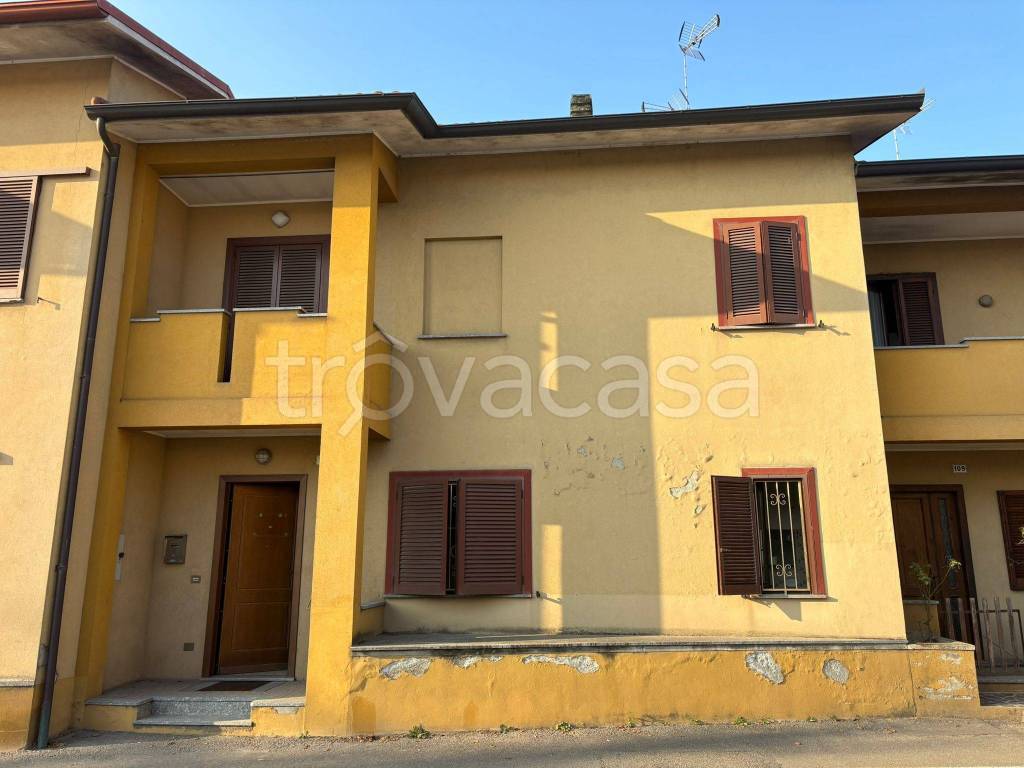 casa indipendente in vendita a Dorno