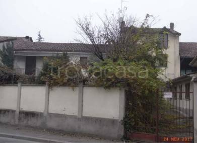 casa indipendente in vendita a Dorno