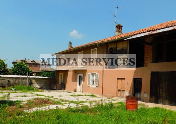 casa indipendente in vendita a Dorno