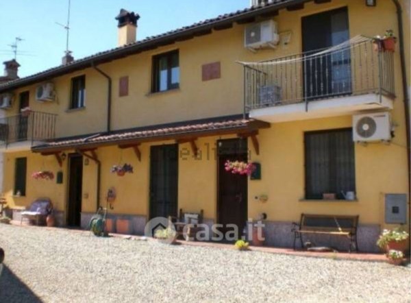 casa indipendente in vendita a Dorno