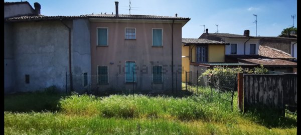 pentavano in vendita a Dorno