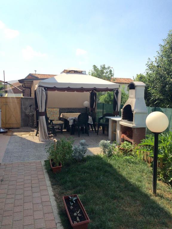 casa indipendente in vendita a Dorno