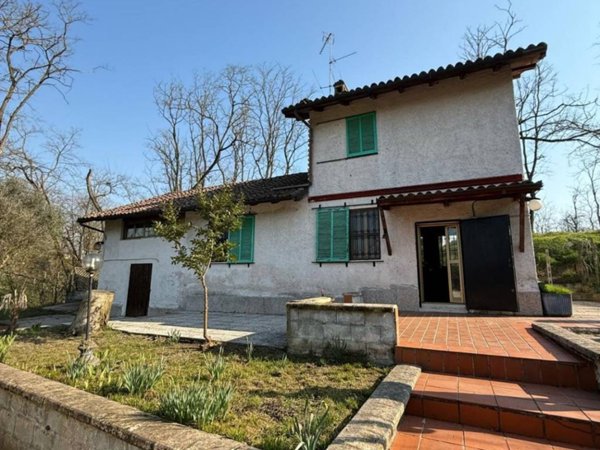 casa indipendente in vendita a Dorno