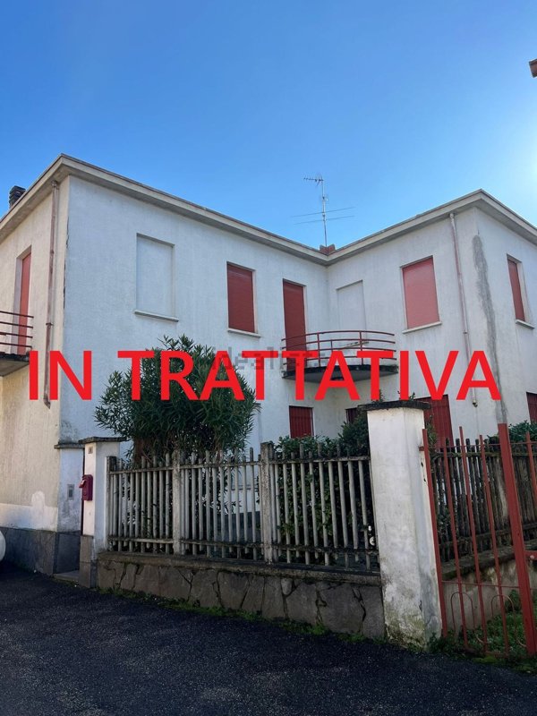 casa indipendente in vendita a Dorno