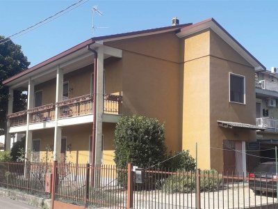 casa indipendente in vendita a Dorno