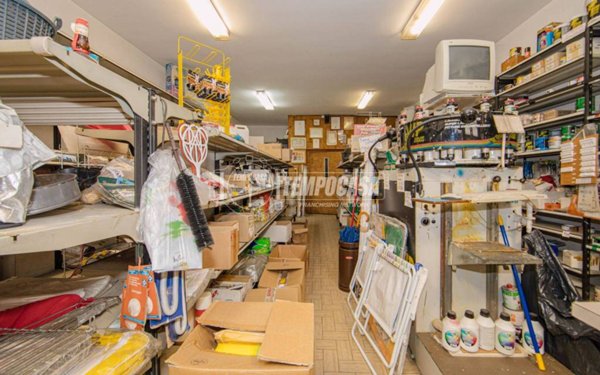 negozio in vendita a Dorno